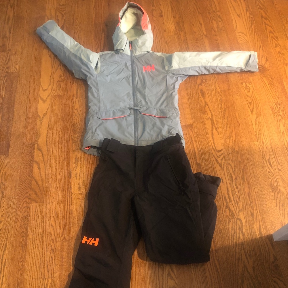 Helly Hansen Ski Outfit